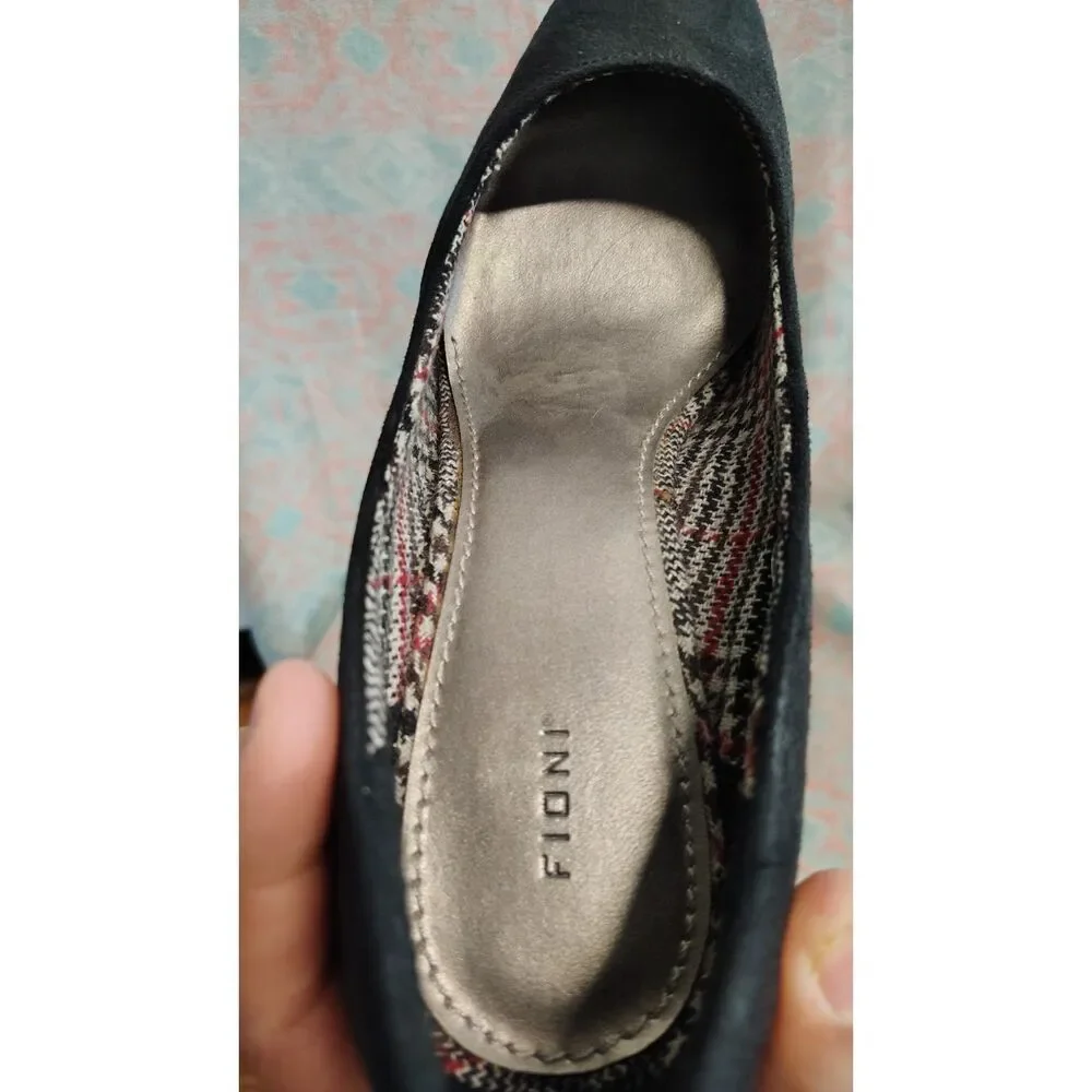 Fioni Women's size 8W black Suede with Plaid Lining Pumps‎